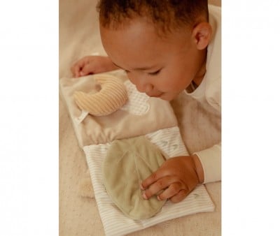 Libro Blandito de Actividades Newborn Naturals