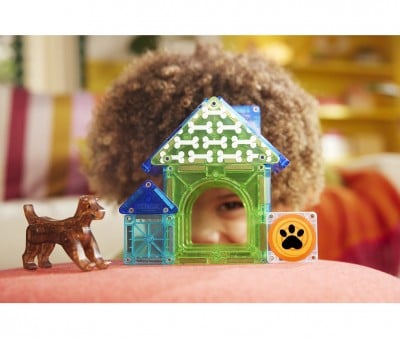 Conjunto de construção Magna-Tiles Dog House de 13 peças