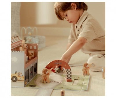 Caja de Juego con Pista de Carreras FSC