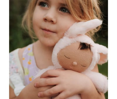 Bambola Dinkum Cozy Bunny Pip