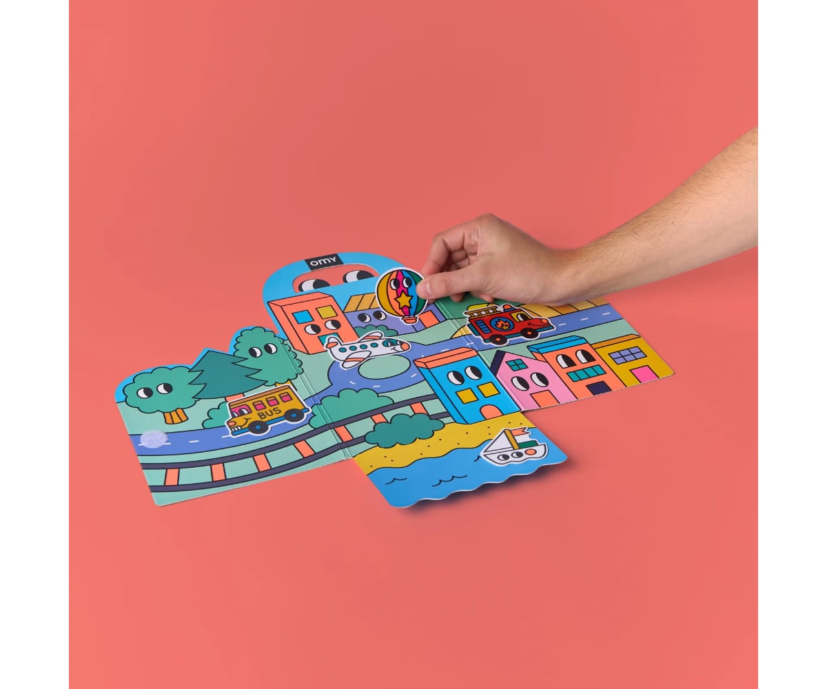 Dépliable avec Stickers Réutilisables Omy Montessori Vroum Vroum !