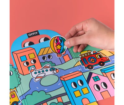 Dépliable avec Stickers Réutilisables Omy Montessori Vroum Vroum !