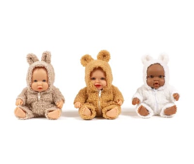 Poupée Greta avec Combinaison Winnie en Bouclette Beige 21 cm