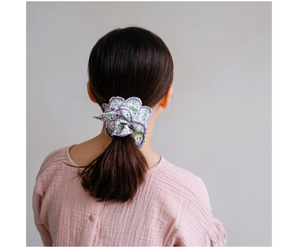 Chouchou Scalloped Floral