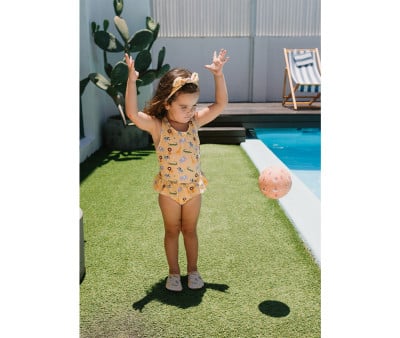 Pelota Pequeña Camping