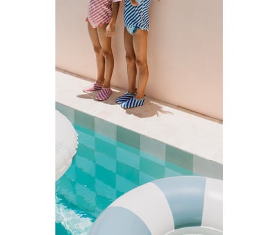 Monnëka Water Shoes Hippos