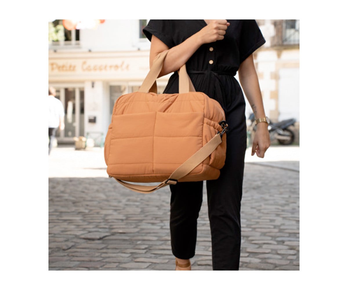 Bolsa Carro Bebé Pluméa Ocre com Muda Fraldas