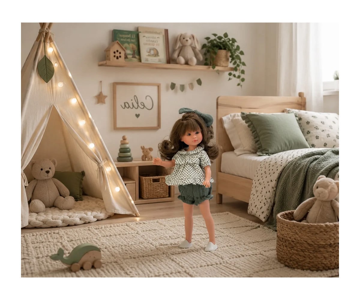 Muñeca Celia con Conjunto Camisa Y Pololo Verde