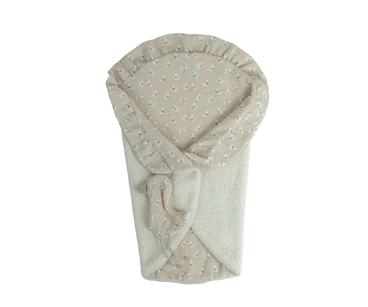 Muñeco Reborn Camila 45cm con Manta y Doudou