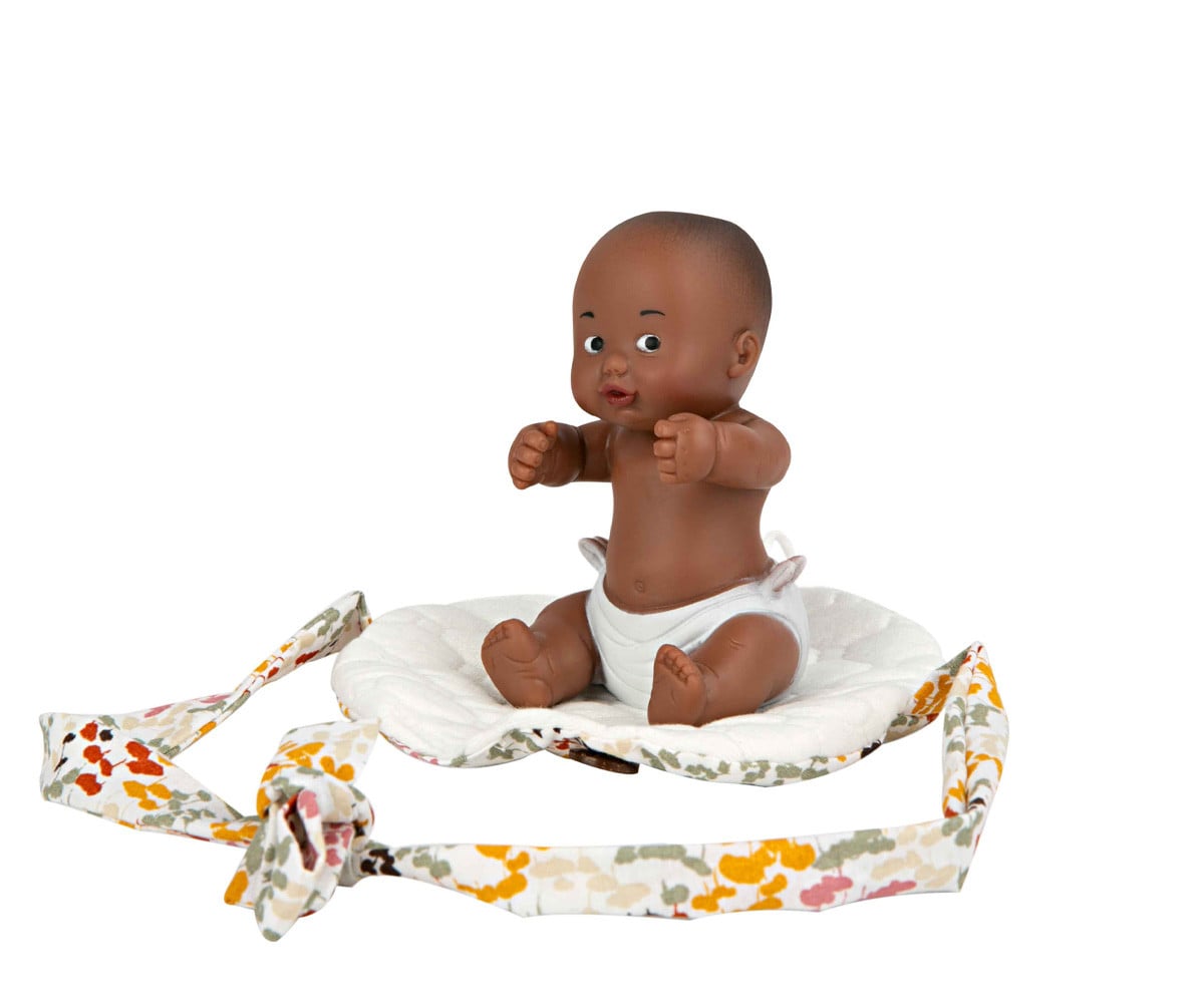 Muñeca Elegance Mies Mulato 45cm y Aran Mostaza
